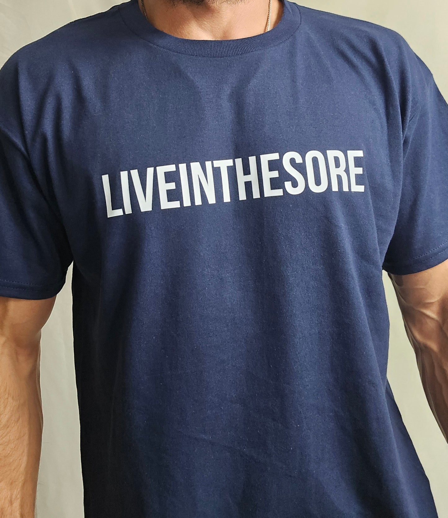 LIVEINTHESORE Sic Parvis Magna T-shirt