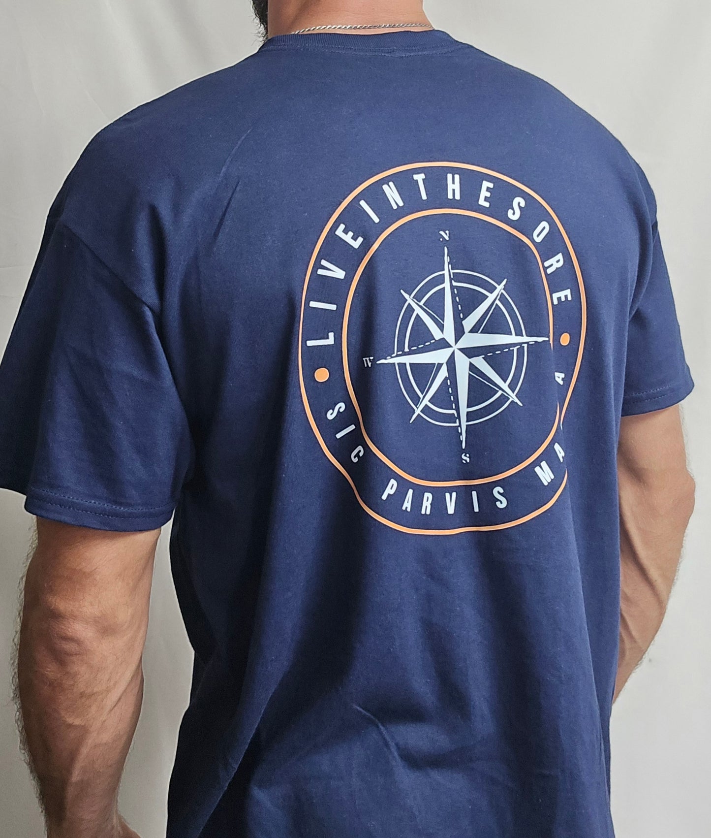 LIVEINTHESORE Sic Parvis Magna T-shirt