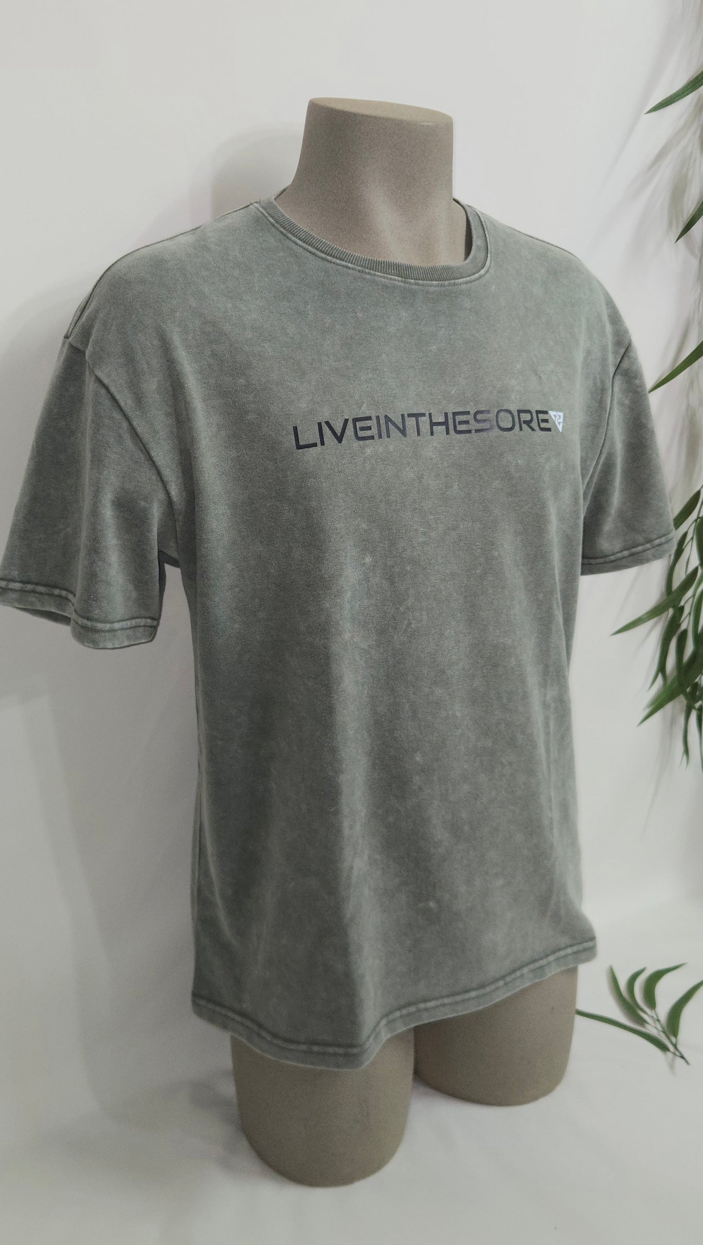 LIVEINTHESORE ACIDWASH GREEN T